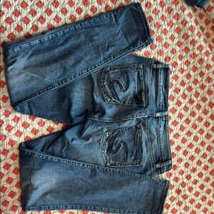 StylishSilver brand denim boyfriend Jeans. Med wash.